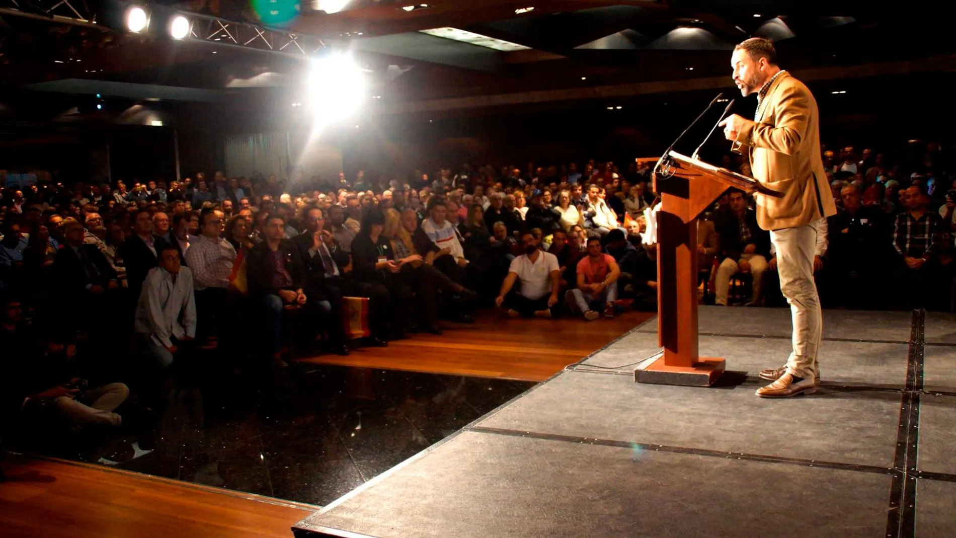 El líder de Vox, Santiago Abascal, durante su intervención en un mitin en Murcia
