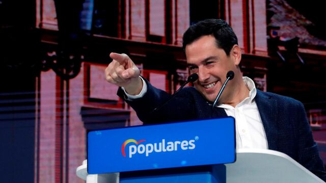 El presidente de la Junta de Andalucía, Juanma Moreno, puso ayer en pie a la Convención Nacional del PP / Foto: Efe