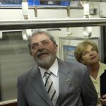 Imagen de archivo del ex presidente brasileño Luis Inacio Lula da Silva (i) y su esposa Marisa Leticia (d)