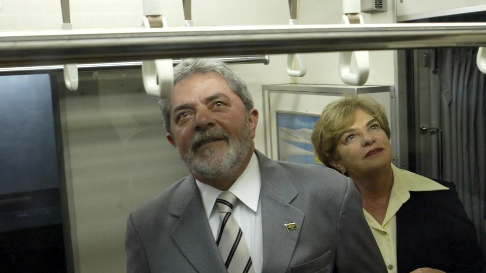 Imagen de archivo del ex presidente brasileño Luis Inacio Lula da Silva (i) y su esposa Marisa Leticia (d)