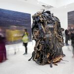 El pabellón de Estados Unidos con una de las obras que más han llamado la atención: «Medusa», de Mark Bradford