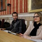La portavoz adjunta de IU en el Ayuntamiento de Sevilla, Eva Oliva, y el portavoz Daniel González Rojas / Foto: Manuel Olmedo