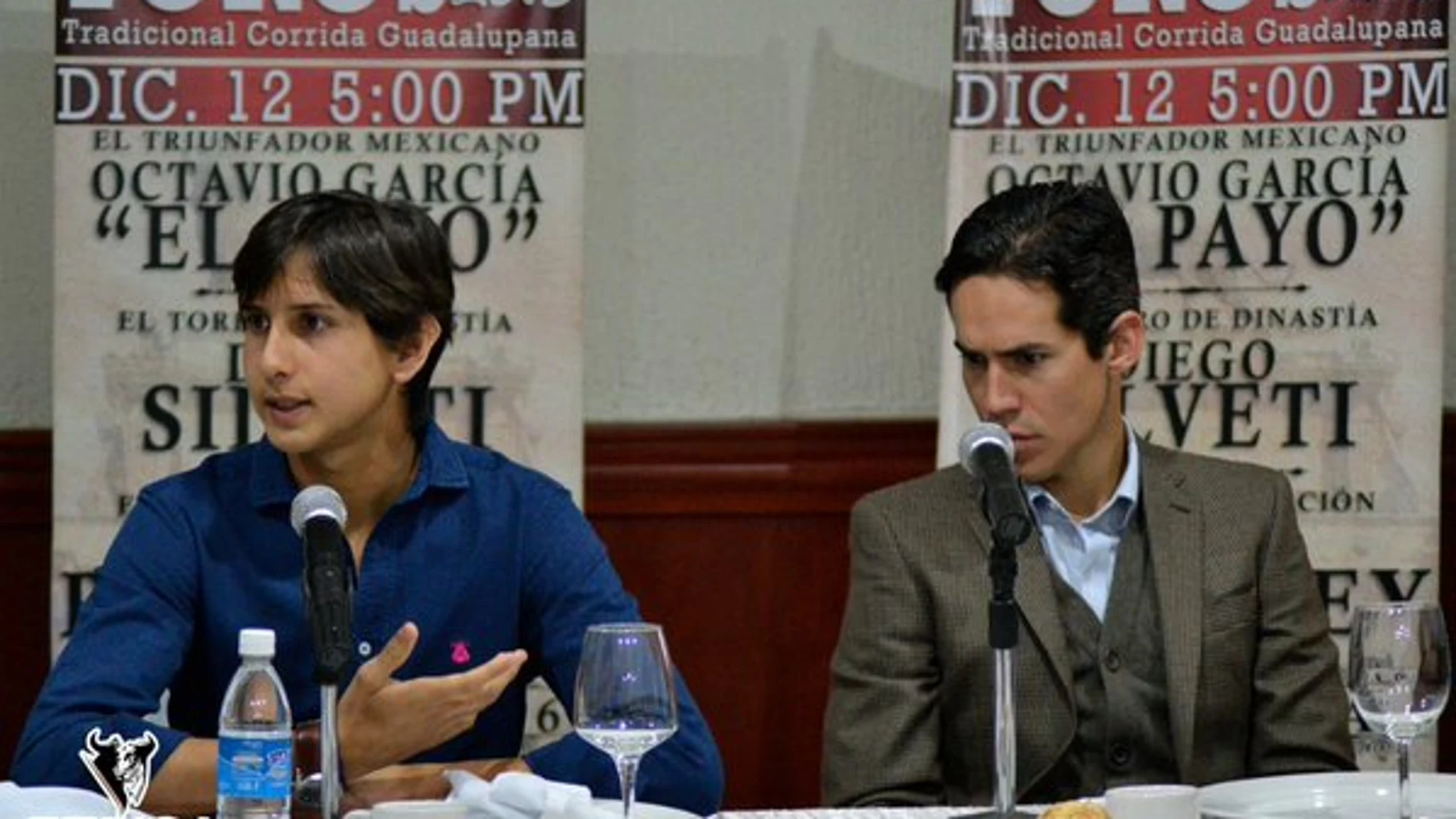 El peruano Roca Rey y el mexicano Diego Silveti en la presentación a los medios de la Tradicional Corrida Guadalupana