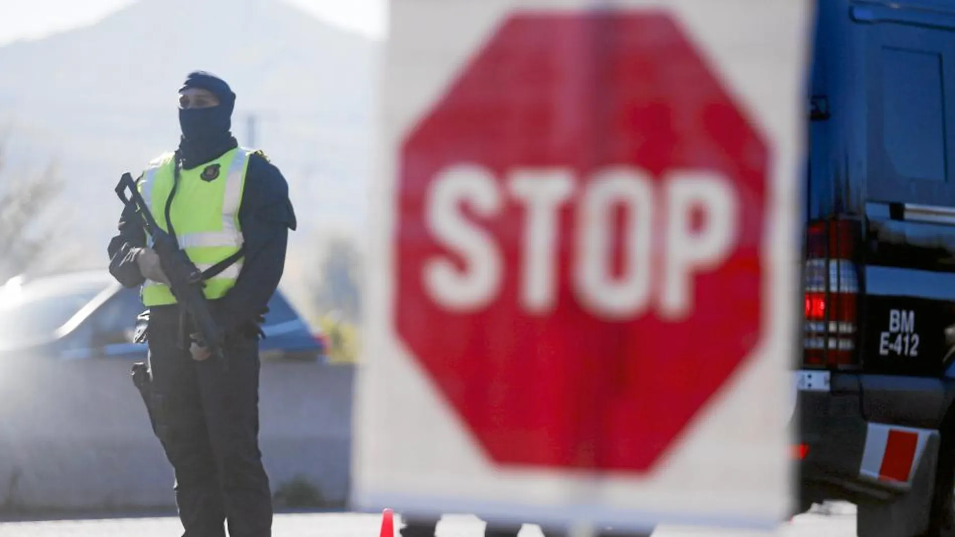 El Gobierno refuerza la seguridad en Ceuta y Melilla