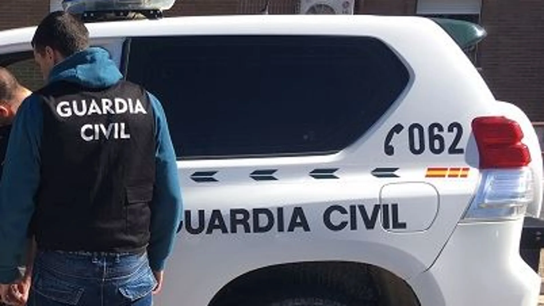 El jueves por la noche se recibió aviso en el 061 para acudir a la casa de la víctima, que a causa de la gravedad de las heridas fue trasladada al hospital.