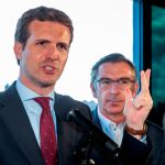El presidente del PP, Pablo Casado, interviene en un acto con afiliados de Zaragoza