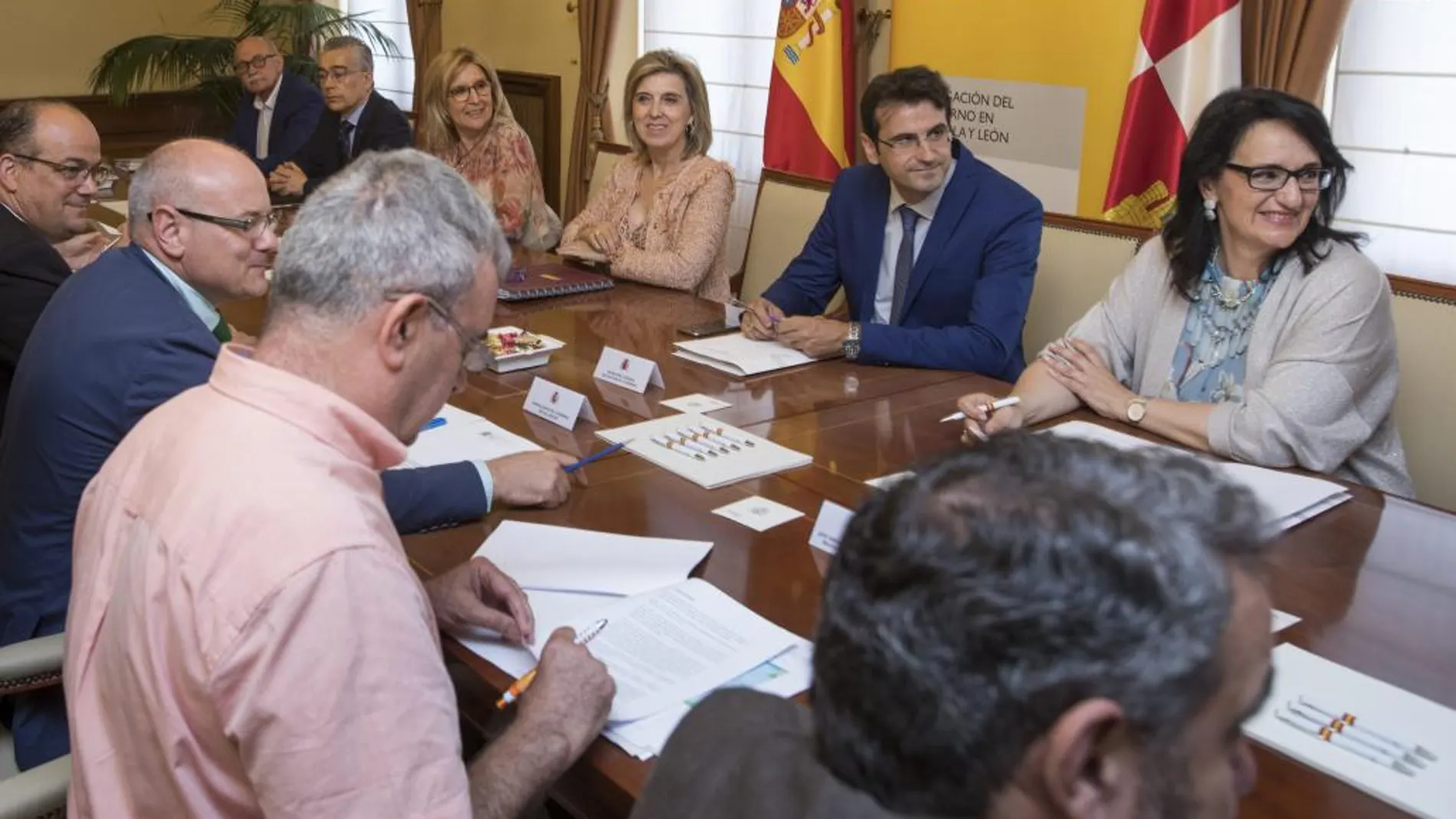 María José Salgueiro preside en Ávila la Comisión de Asistencia a la Delegada del Gobierno en Castilla y León