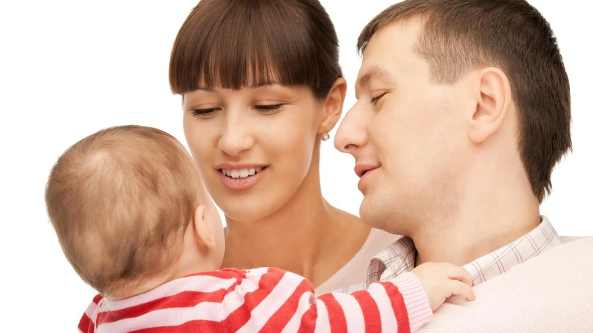 Bruselas propone un permiso de cuatro meses intransferible para padres y madres