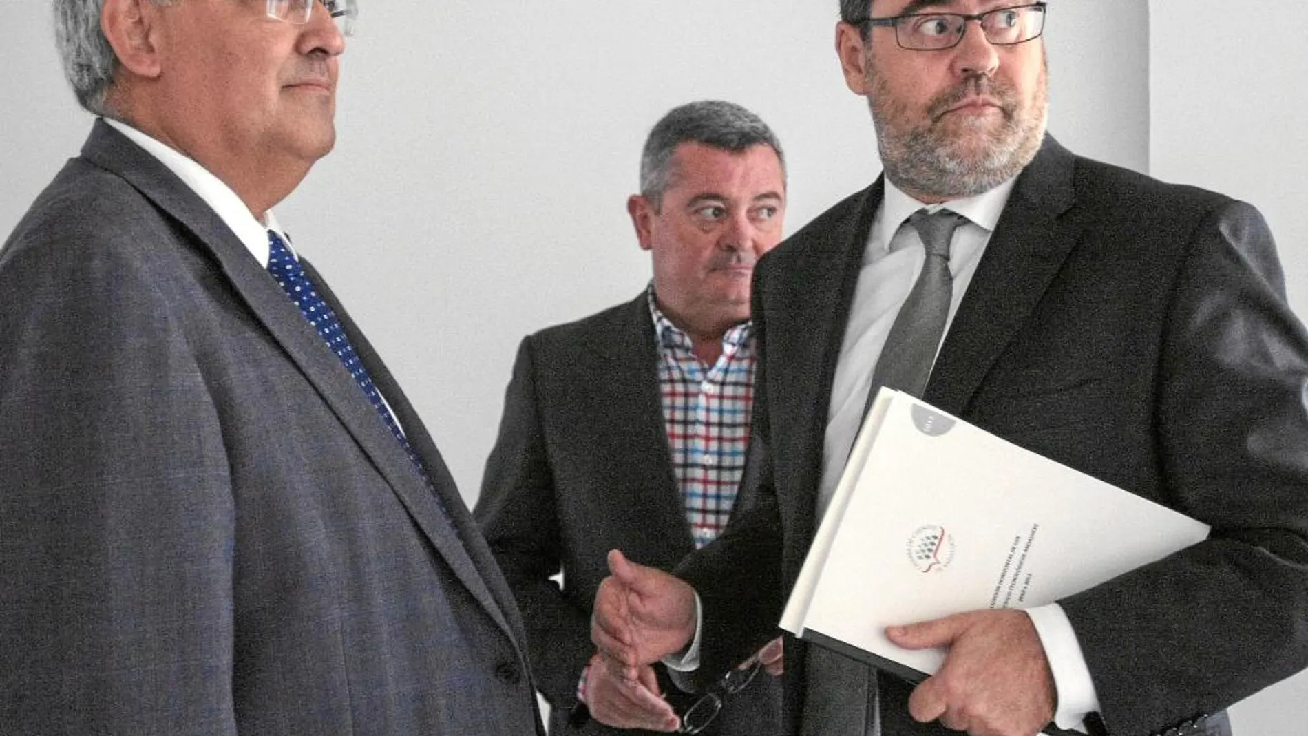 Ramírez de Arellano departe con el presidente de la Cámara de Cuentas