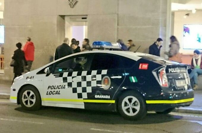 La Policía Local de Granada tuvo que intervenir para disolver el evento