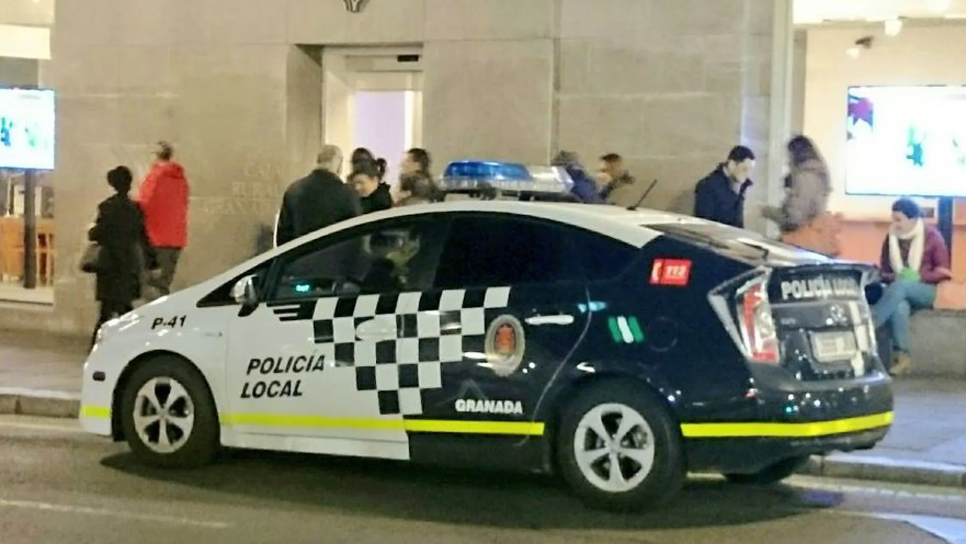 La Policía Local de Granada tuvo que intervenir para disolver el evento