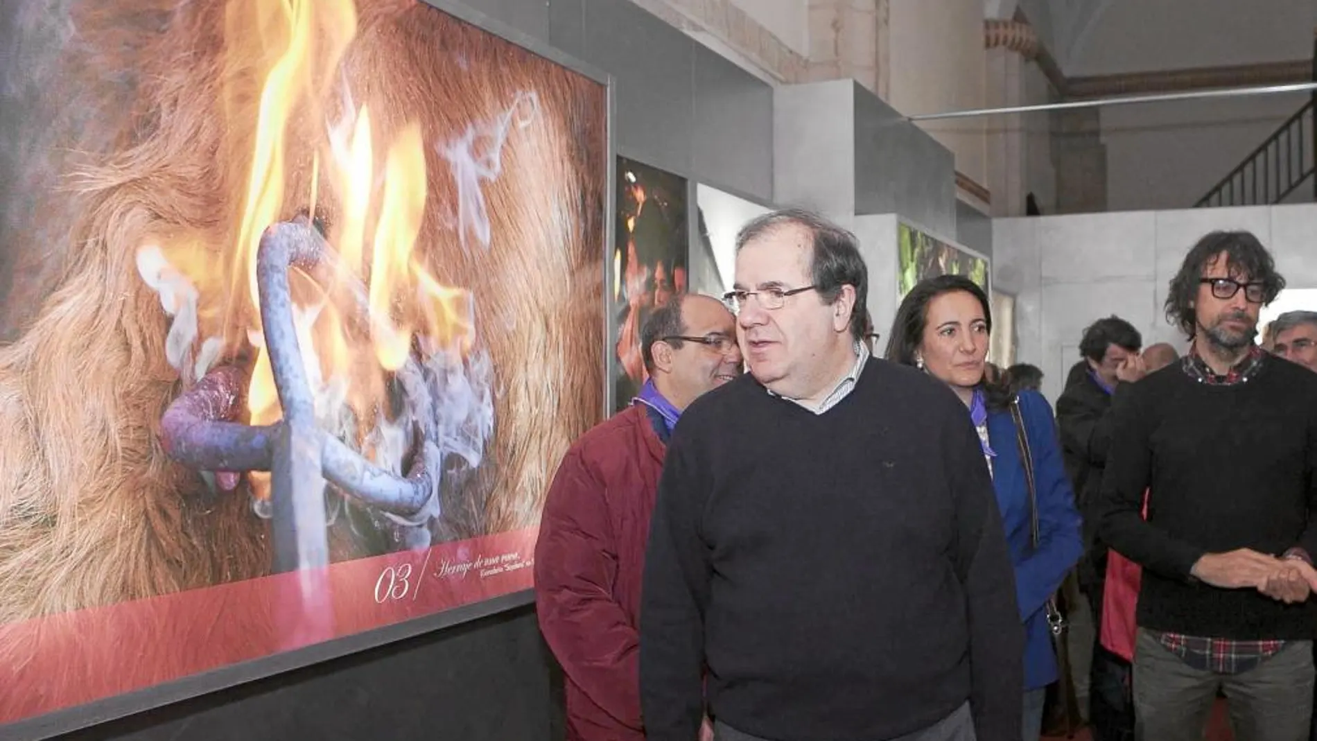 El presidente Juan Vicente Herrera y María Josefa Cirac inauguran la exposición «El Perímetro de Castilla y León»