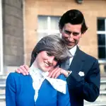 El 24 de febrero de 1981, el príncipe Carlos hacía oficial su matrimonio con Diana de Gales / AP