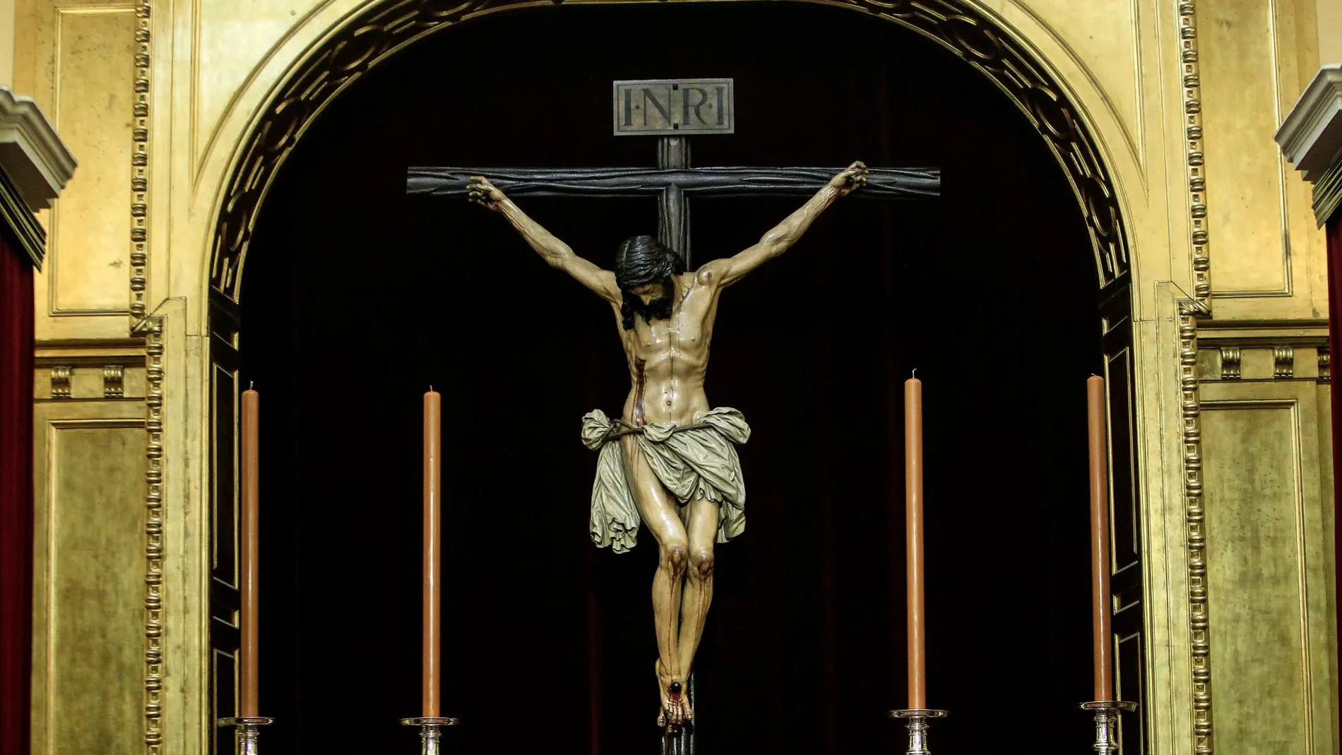 El Cristo de la Buena Muerte en la capilla universitaria / Foto: Manuel Olmedo