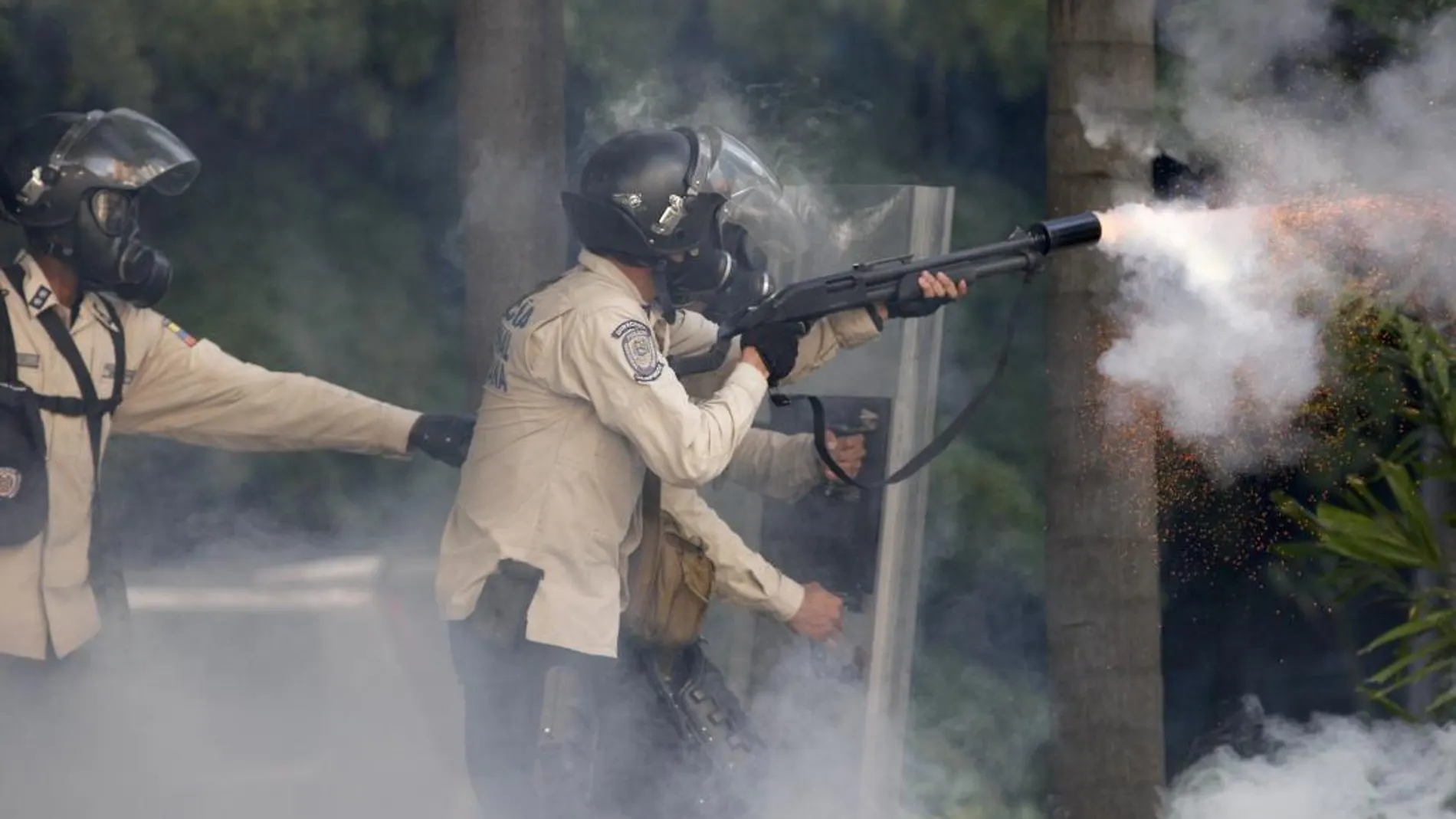 La policía bolivariana dispersa la concentración