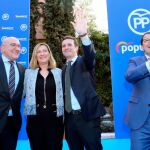 El presidente del Partido Popular, Pablo Casado, participa en un acto con militantes del PP junto al candidato a la Presidencia de la Junta, Alfonso Fernández Mañueco; el presidente de la formación en Valladolid, Jesús Julio Carnero; y la candidata popular a la Alcaldía vallisoletana, Pilar del Olmo