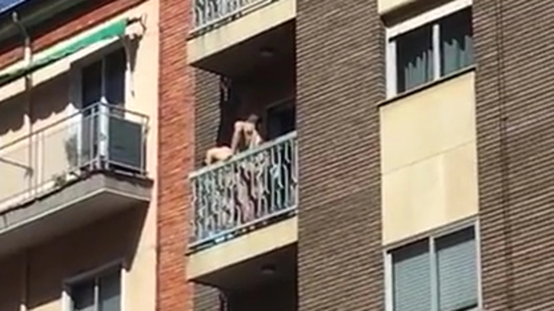 Una pareja, «pillada» teniendo sexo en un balcón en Salamanca