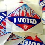Vista de calcomanías en las que se lee "yo voté"y que son entregadas a los votantes durante las elecciones de mitad de periodo en Las Vegas / Efe