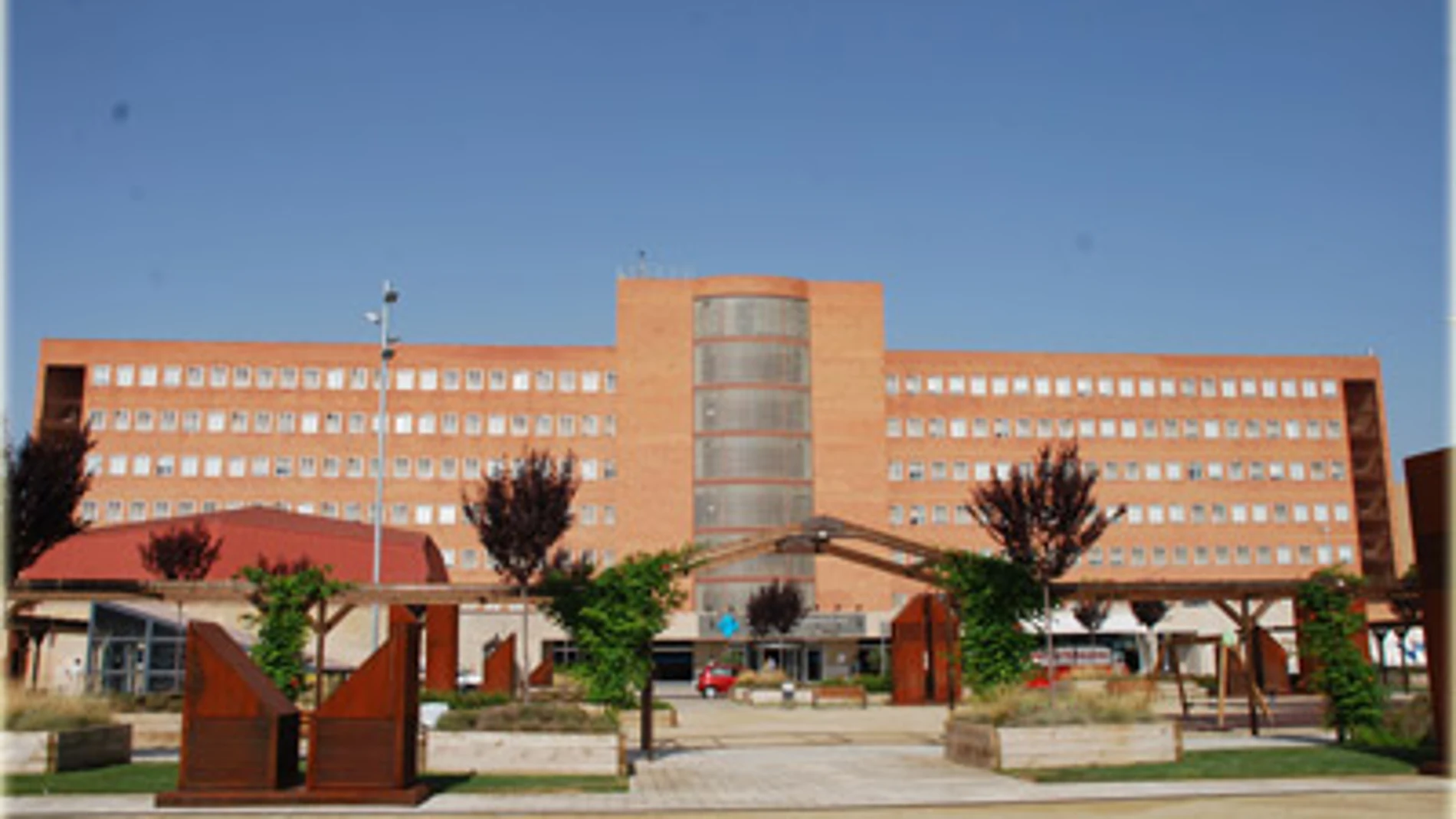 La mujer ha sido trasladada al Hospital Arnau de Vilanova