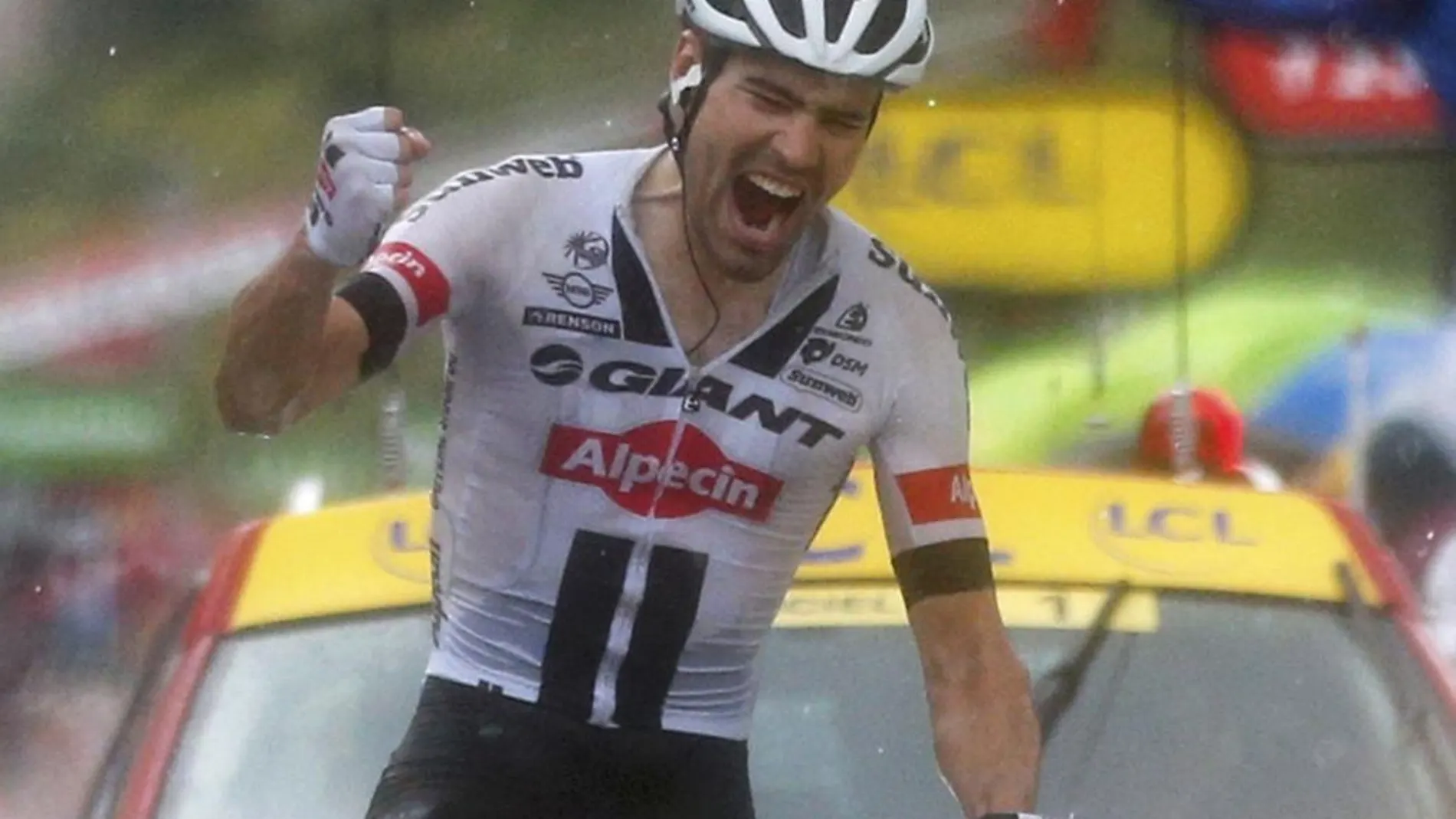 El holandés Tom Dumoulin gana la etapa en Arcalis.
