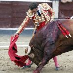 Antonio Ferrera, triunfador de la tarde tras cortar dos orejas a su primer toro en San Sebastián de los Reyes