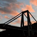 Vista del puente Morandi, que se derrumbó el pasado 14 de agosto / Foto: Efe