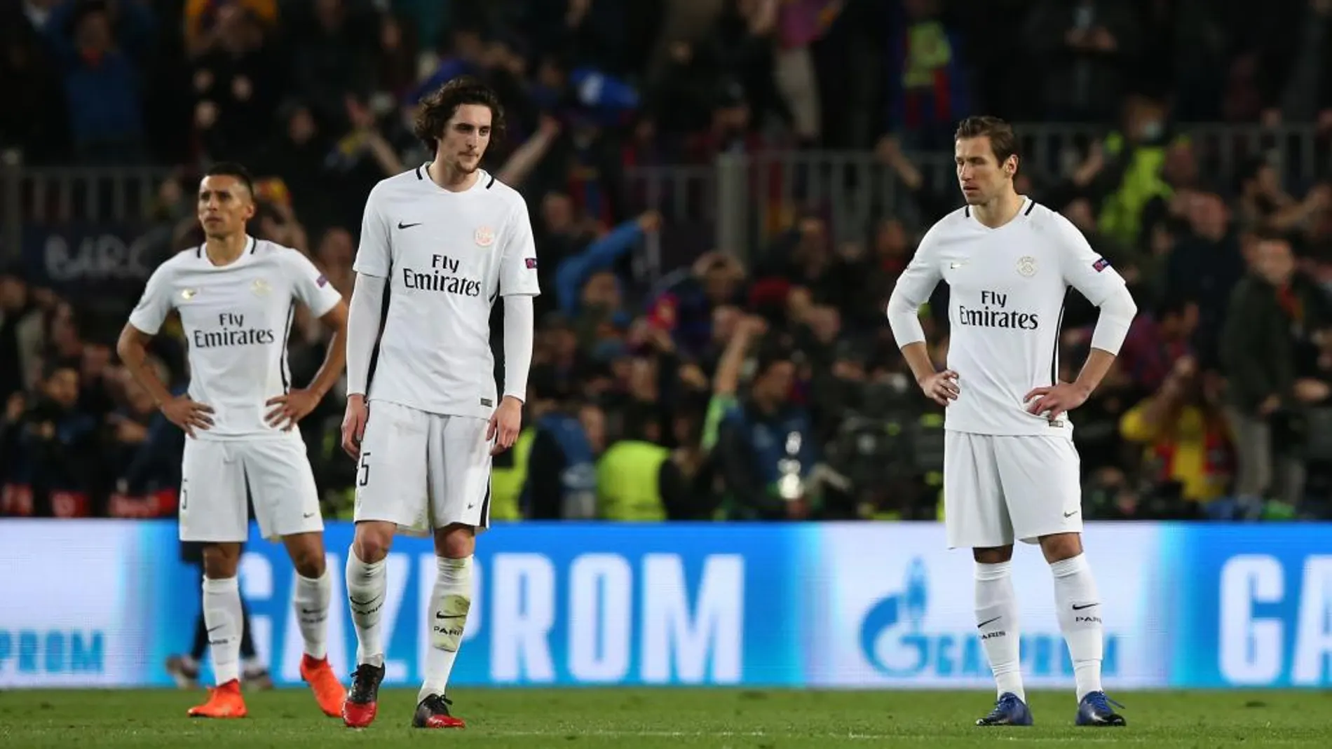 Los jugadores del Paris Saint-Germain, desolados tras perder el partido