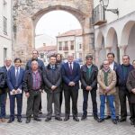 Jesús Julio Carnero mantiene en Pesquera de Duero una reunión con 11 alcaldes de municipios de la Ribera del Duero