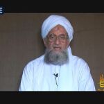 Imagen de archivo de un vídeo de Al Qaeda que muestra al líder de Al Qaeda, Ayman el Zawahiri. EFE