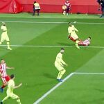 Las polémicas: ¿Hay penalti de Alba a Stuani?