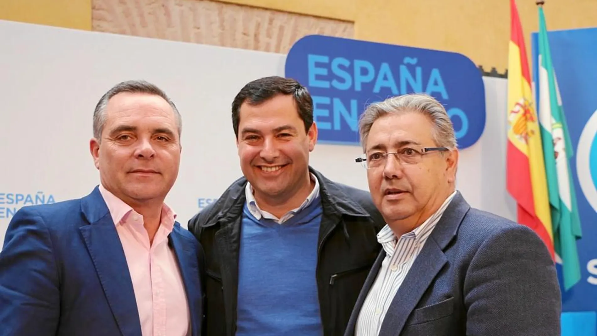 Juanma Moreno clausuró ayer la escuela de otoño del PP de Sevilla, junto a Juan Bueno y Zoido, en Carmona
