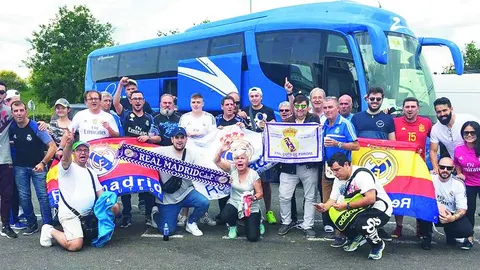 Esta peña madridista ha organizado viajes de ida y vuelta a a Cardiff en un autobús con literas y varios turnos de conductores