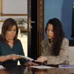 La presidenta de la Junta, Susana Díaz, se reunió ayer con la portavoz del Alto Comisionado de las Naciones Unidas para los Refugiados en España, María Jesús Vega