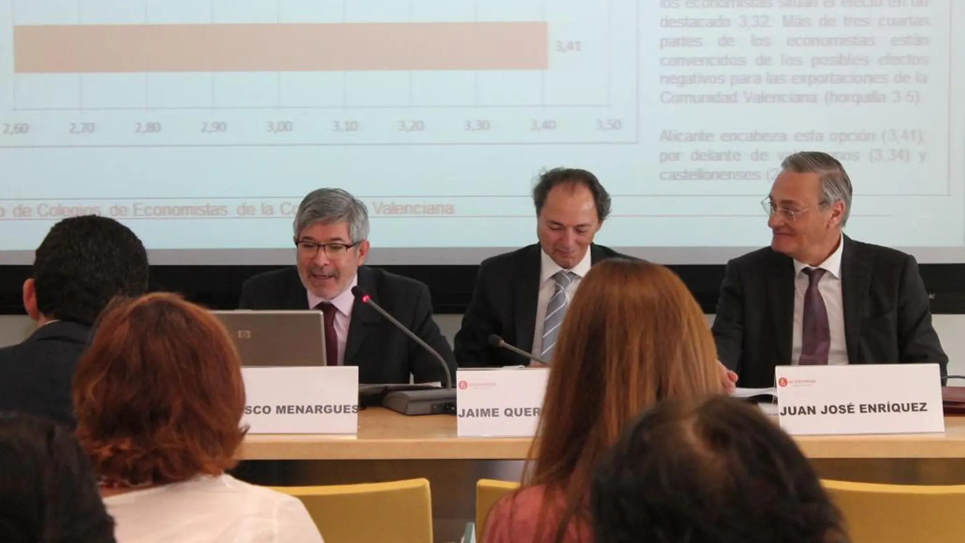 Los decanos de los tres colegios provinciales de Economistas de la Comunitat, ayer durante la rueda de prensa
