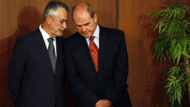 Los expresidentes de la Junta de Andalucía, José Antonio Griñán y Manuel Chaves