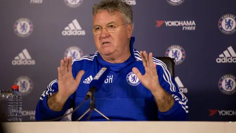 El holandés Guus Hiddink en su presentación como entrenador del Chelsea