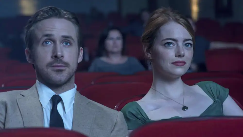 Ryan Gosling y  Emma Stone en una escena de  &quot;La ciudad de las estrellas - La La Land&quot;