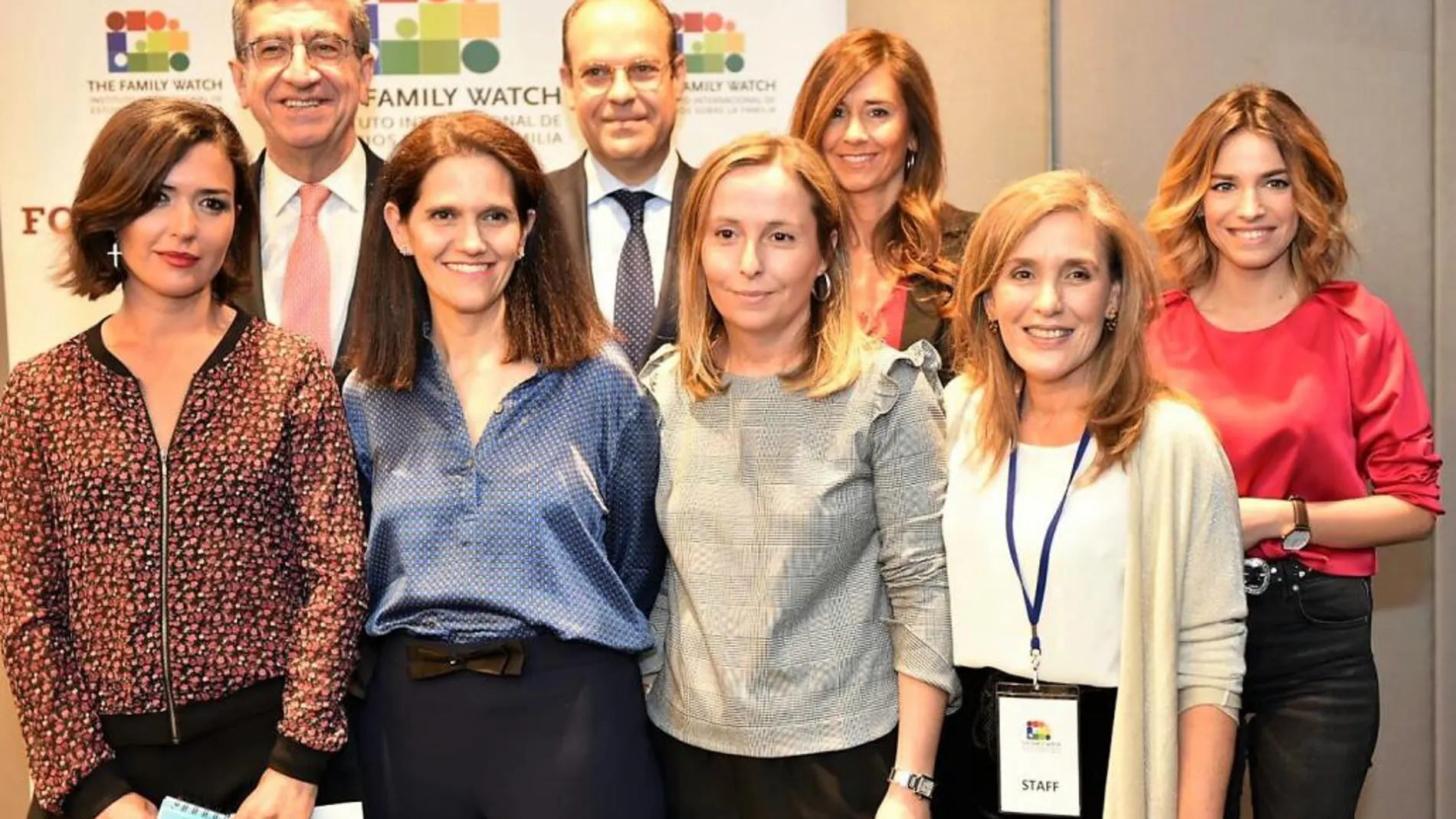 Antonio San José, Ignacio Sierra, Flora González, Alejandra Andrade, Mercedes Sánchez, Teresa Sádaba y María José Olesti