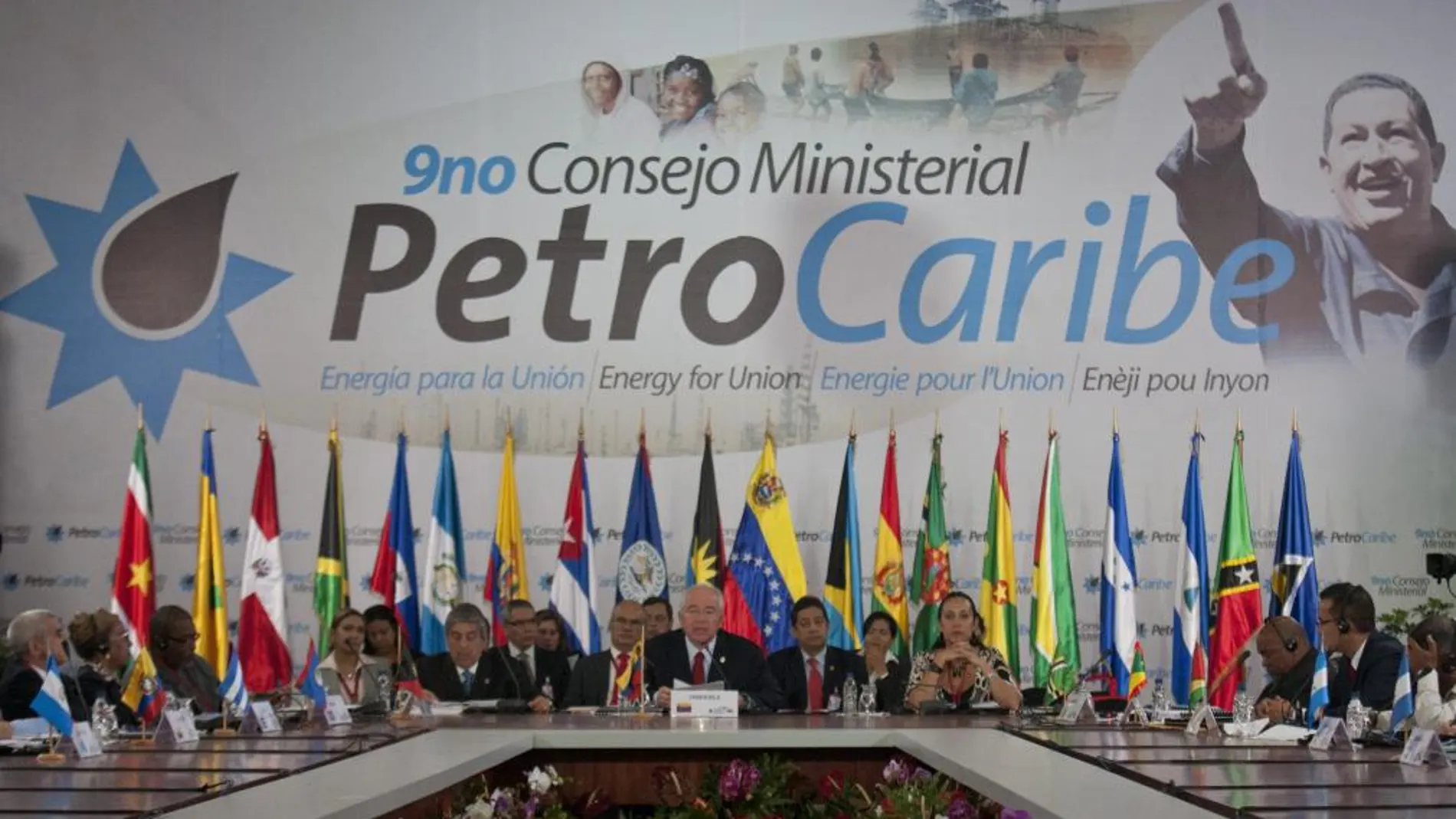 Vista general de hoy, sábado 4 de mayo de 2013, del noveno Consejo Ministerial Petrocaribe, que comenzó en Caracas (Venezuela).