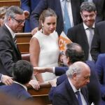 Rajoy se acercó a saludar a Rivera y a la bancada de Ciudadanos en el Congreso después del debate de ayer