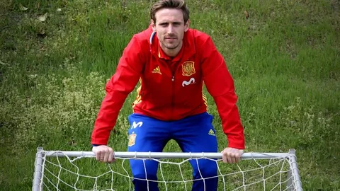 Monreal: «Lopetegui ha sabido transmitirnos qué es lo que quiere para la selección»