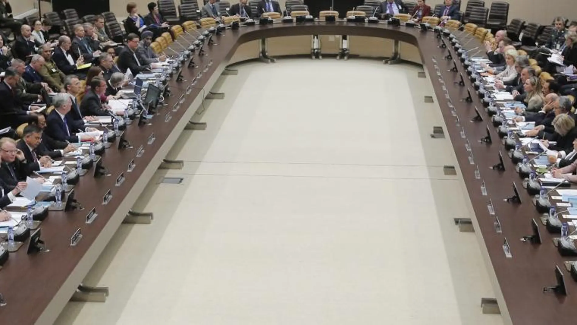 Vista general de la reunión de la coalición liderada por Estados Unidos en la lucha contra el Estado Islámic