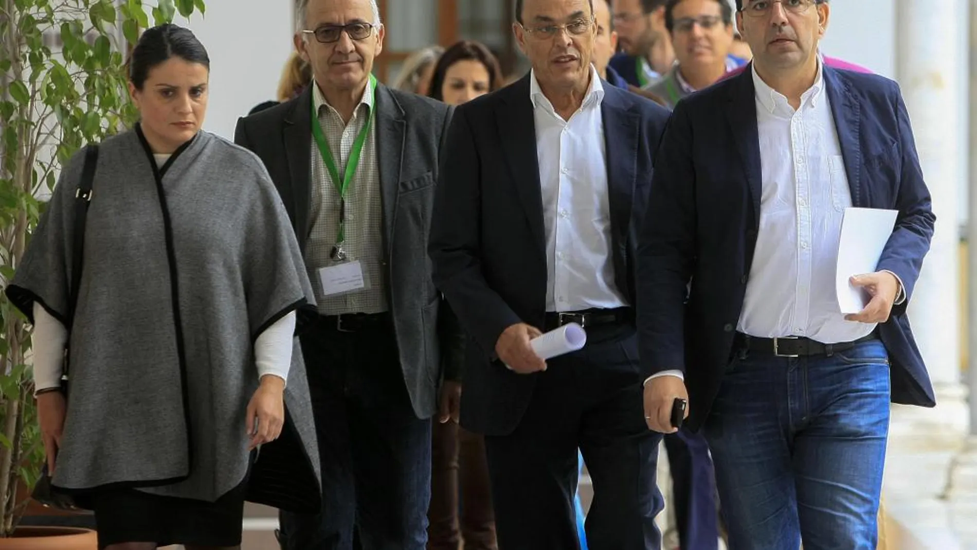 El presidente de la Diputación de Huelva, Ignacio Caraballo (centro), agradeció a Rodríguez su mediación