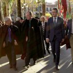 Martínez Majo y Antonio Silván, durante el desfile de pendones