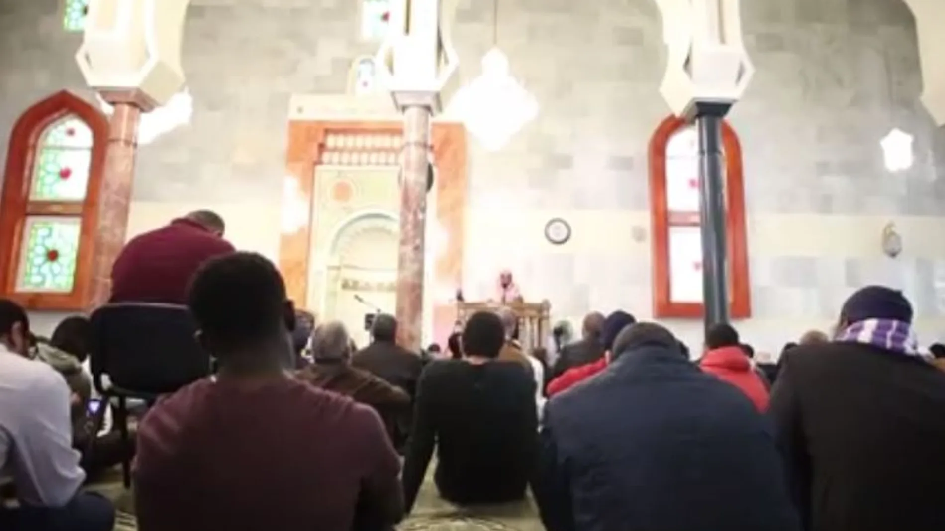 Homenaje a las víctimas de Nueva Zelanda en la mezquita de la M30