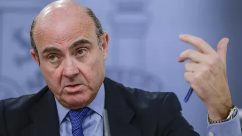 Luis de Guindos, durante la rueda de prensa posterior a la reunión del Consejo de Ministros.