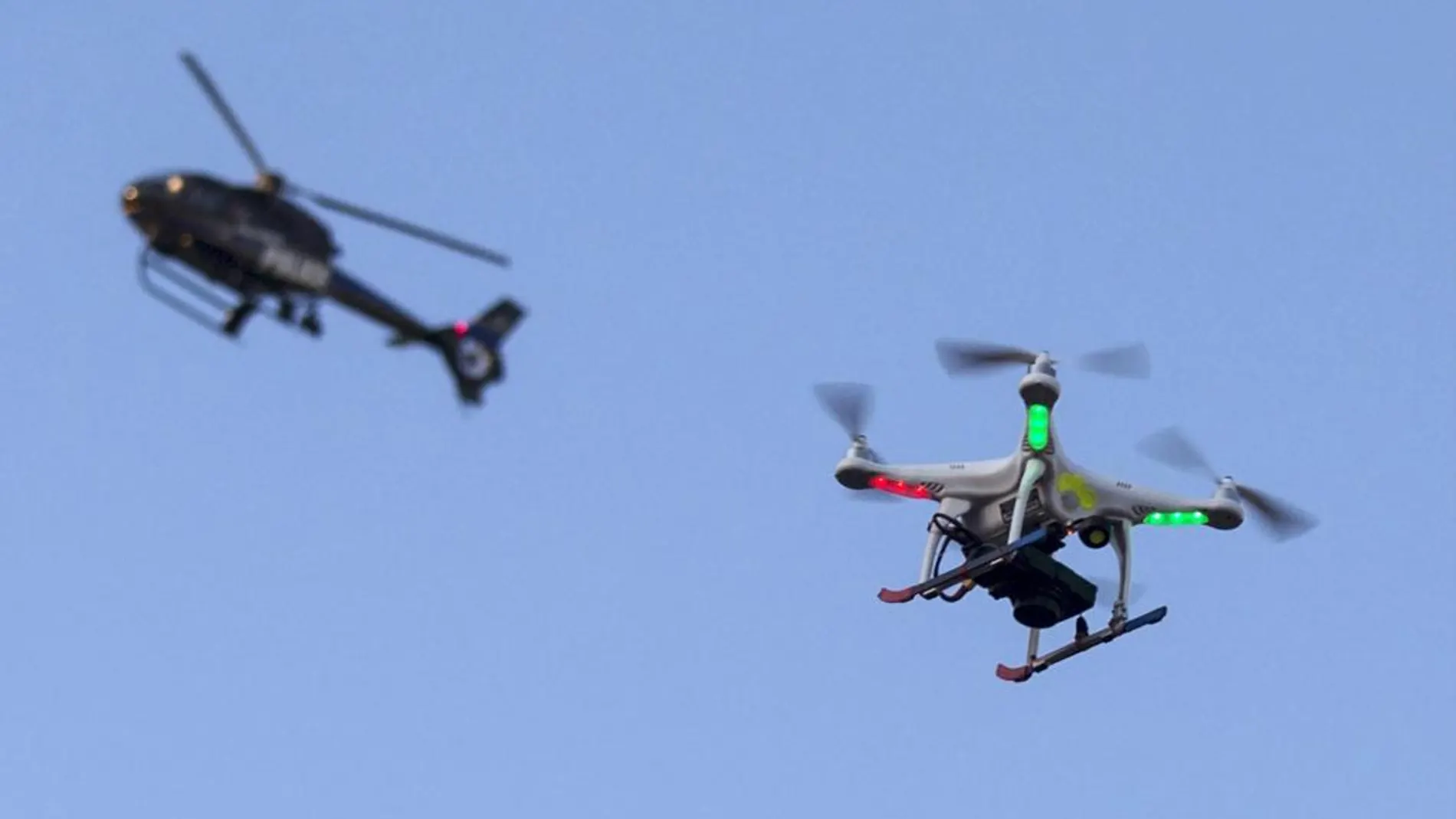 Llegan los drones a la Policía, arriba las manos