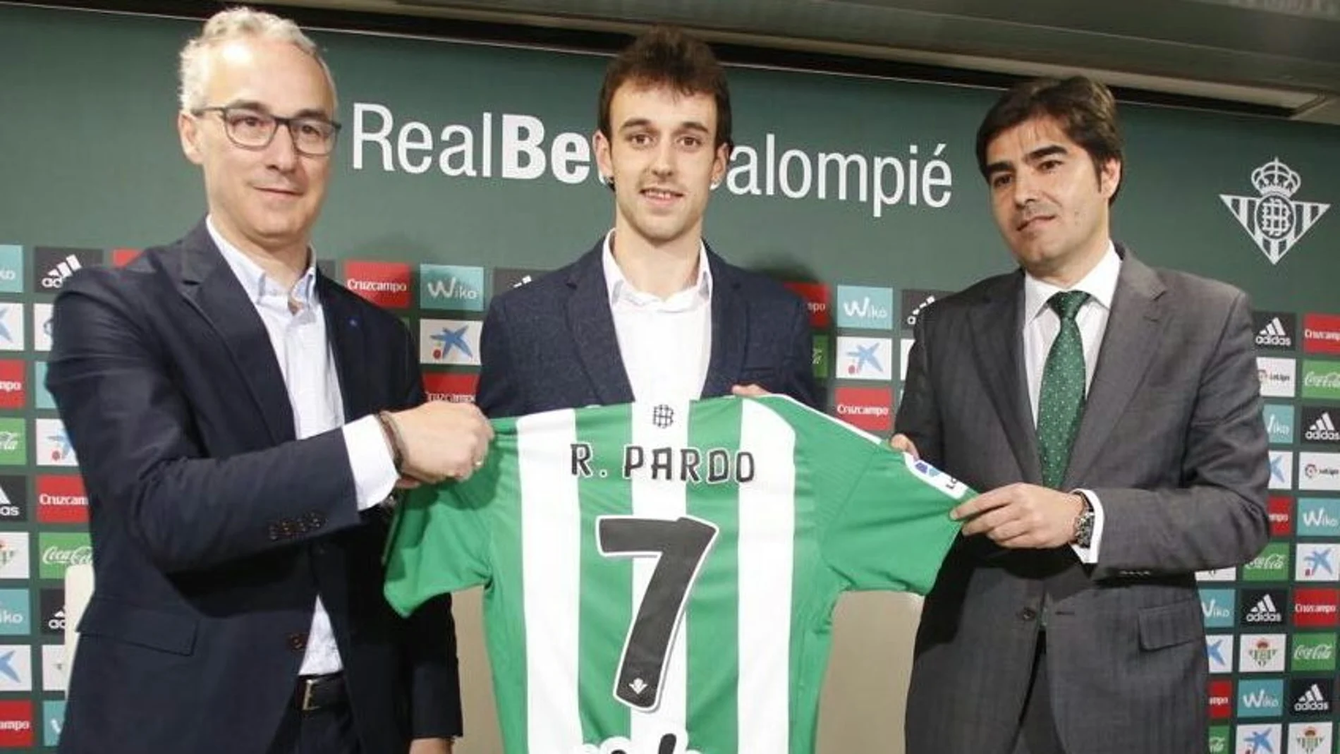 Miguel Torrecilla y Ángel Haro acompañaron a Rubén Pardo en su presentación