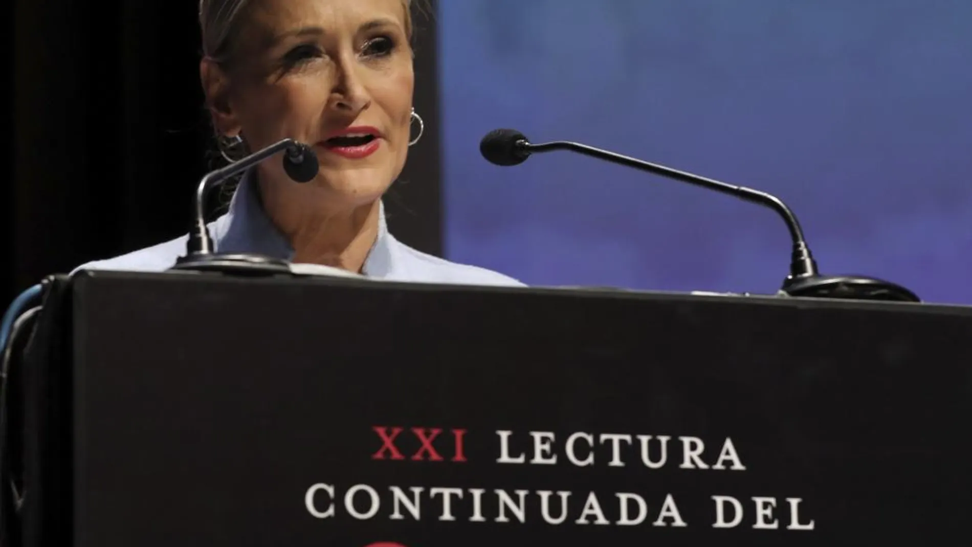 La presidenta de la Comunidad de Madrid, Cristina Cifuentes, durante la inauguración de la XXI lectura continuada del Quijote
