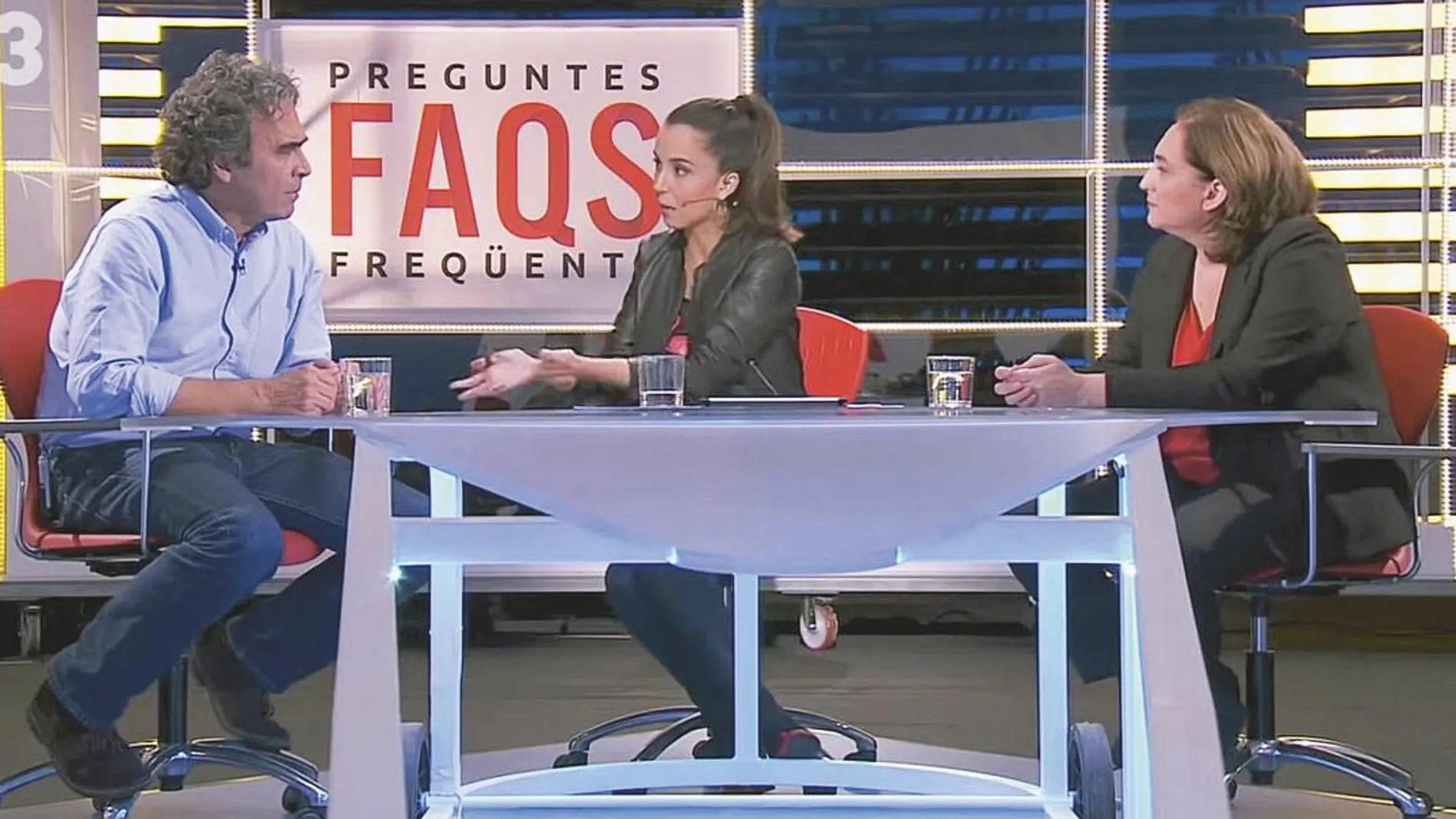 Rosel, Fajardo y Colau en el programa «Preguntas frecuentes» de la televisión pública catalana TV3